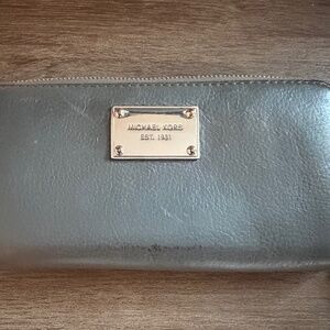 Michael Kors Grey Leather Zip Around Wallet Silver Pla